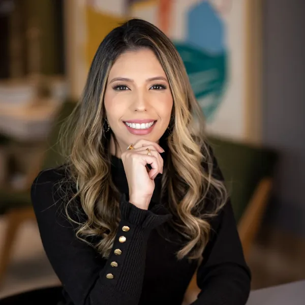 Dra. Verônica Abrão